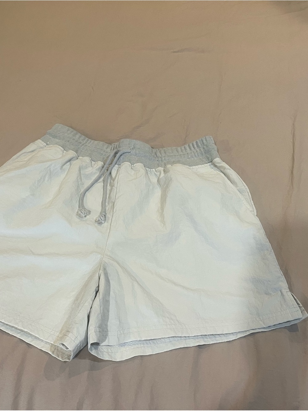 Fabletics Men's Light Gray Elastic Waist Athletic Shorts